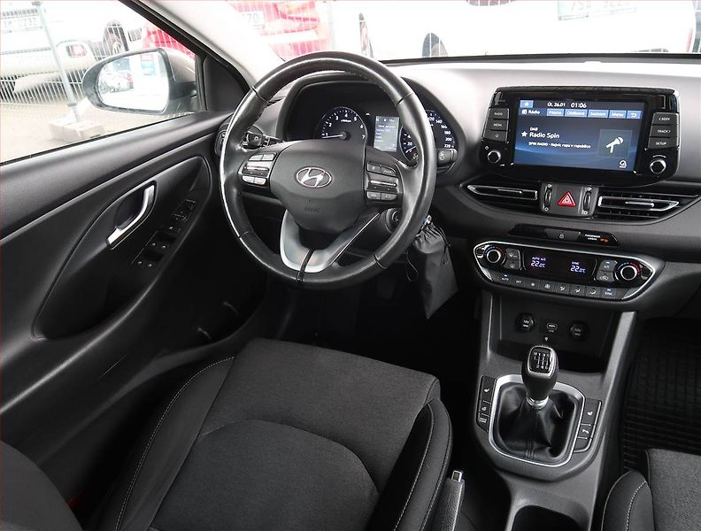 Hyundai i30 (2021) Smart 1.5 T-GDI MHEV, ČR,1.maj - fotka 7 z 20
