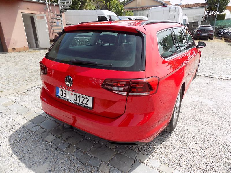 Volkswagen Passat 2,0 TDI 110 KW DSG VÝHŘEV LED - fotka 11 z 43
