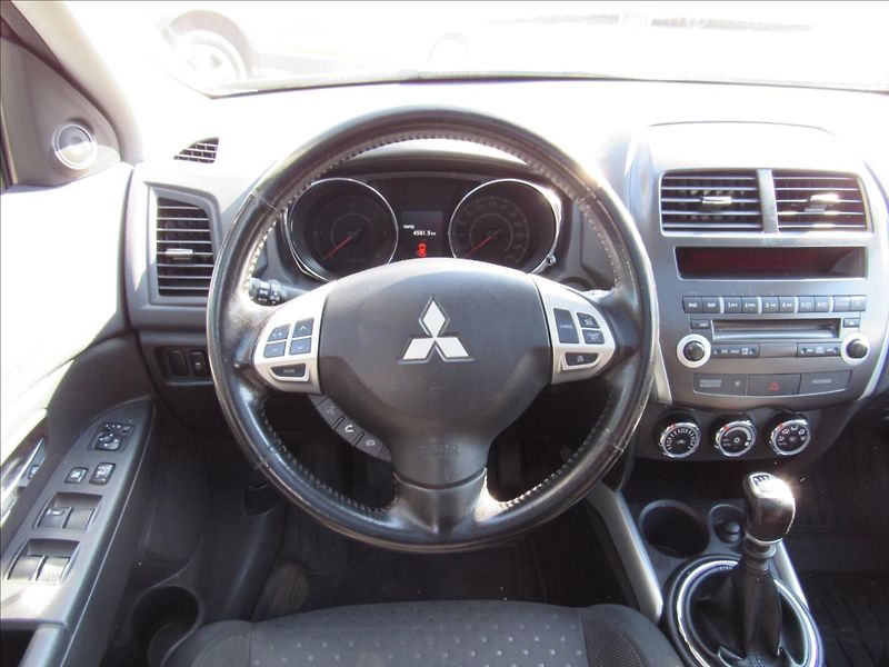 Mitsubishi ASX 1,8 DI-D 110kW 4x4 - fotka 12 z 30