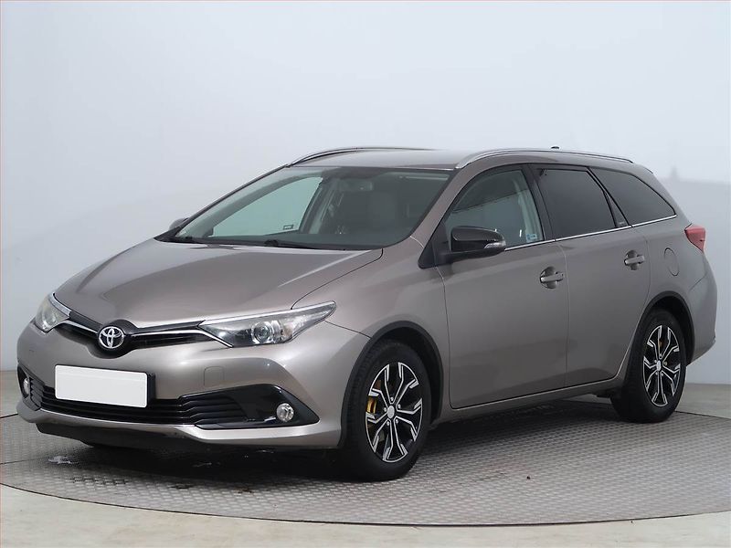 Toyota Auris (2015) 1.2 Ti, Serv.kniha, Tempomat - fotka 2 z 14