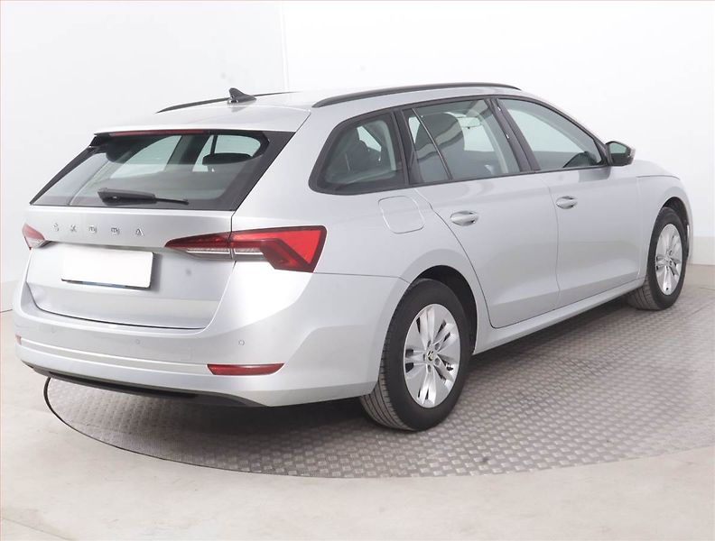 Škoda Octavia (2023) Ambition 2.0 TDI, ČR,1.maj - fotka 5 z 15