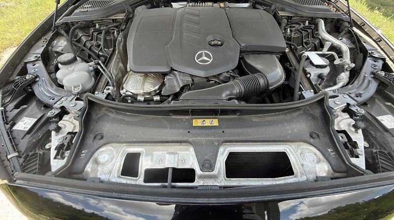 Mercedes-Benz Třídy E (2023) E220d, AMG, TOP výbava, záruk - fotka 18 z 18