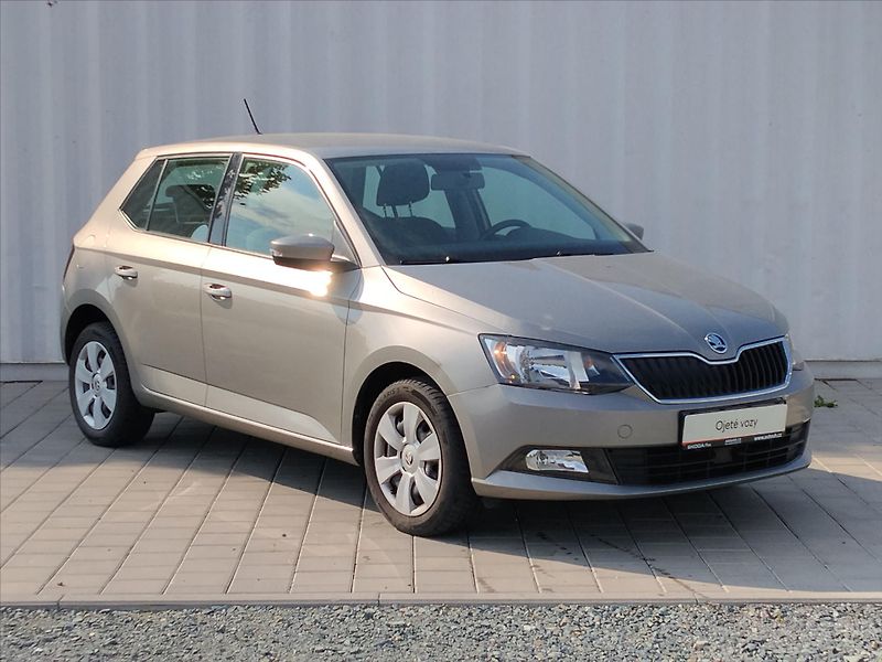 Škoda Fabia 1,0 1.0 TSI 70kW Ambiente - fotka 3 z 23