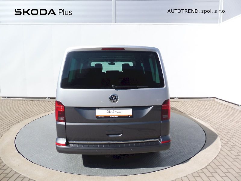 Volkswagen Multivan (2021) Highline 2,0 TDI 150kW DSG 4MO - fotka 27 z 30
