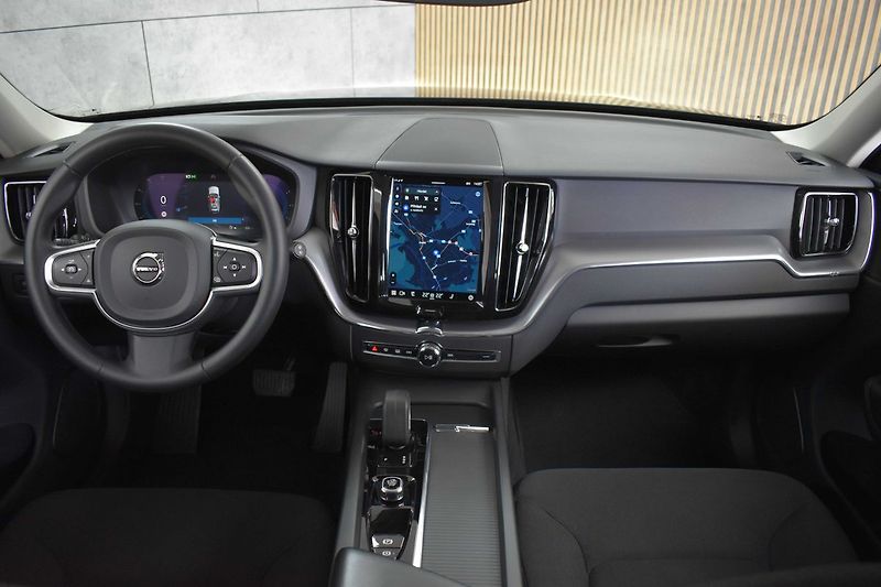 Volvo XC60 B4 AWD KESSY*MATRIX*VÝHŘEV* - fotka 7 z 32
