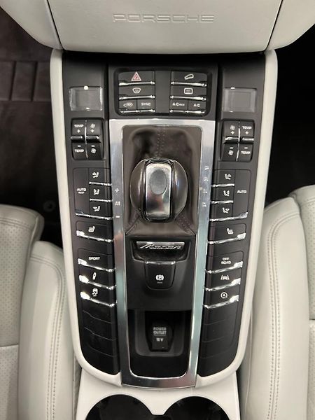 Porsche Macan S 3.0l 250 kW - fotka 11 z 20