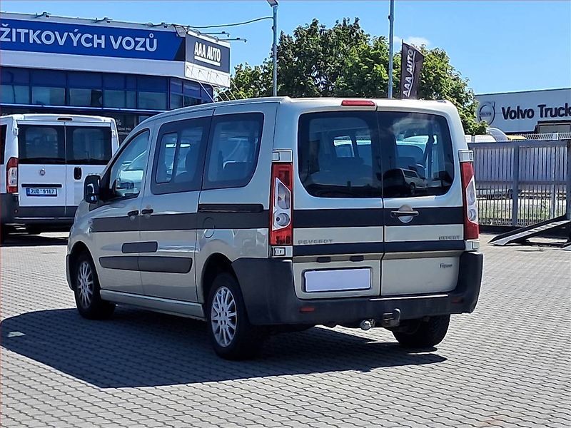 Peugeot Expert (2008) 1.6 HDi, Bus, 8Míst, ČR - fotka 4 z 15