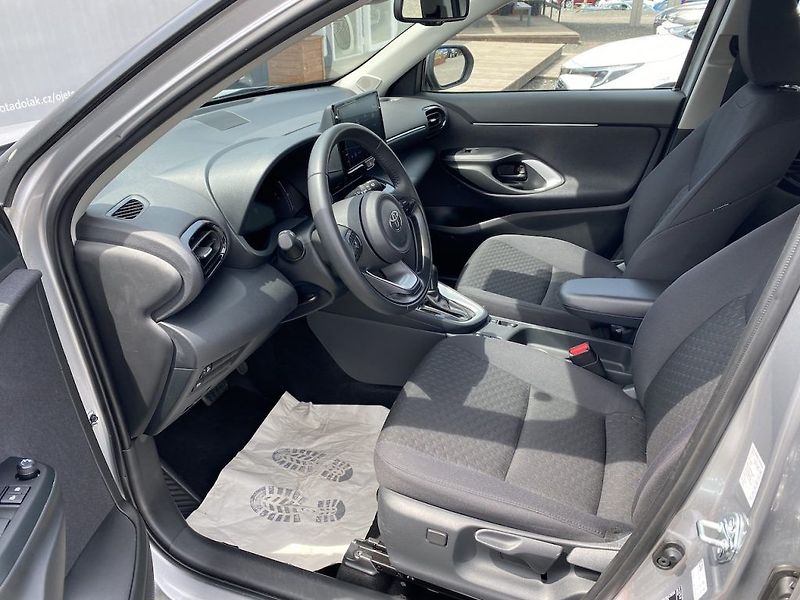 Toyota Yaris Cross 1.5HEV, ČR-1, Comfort, DPH - fotka 9 z 26