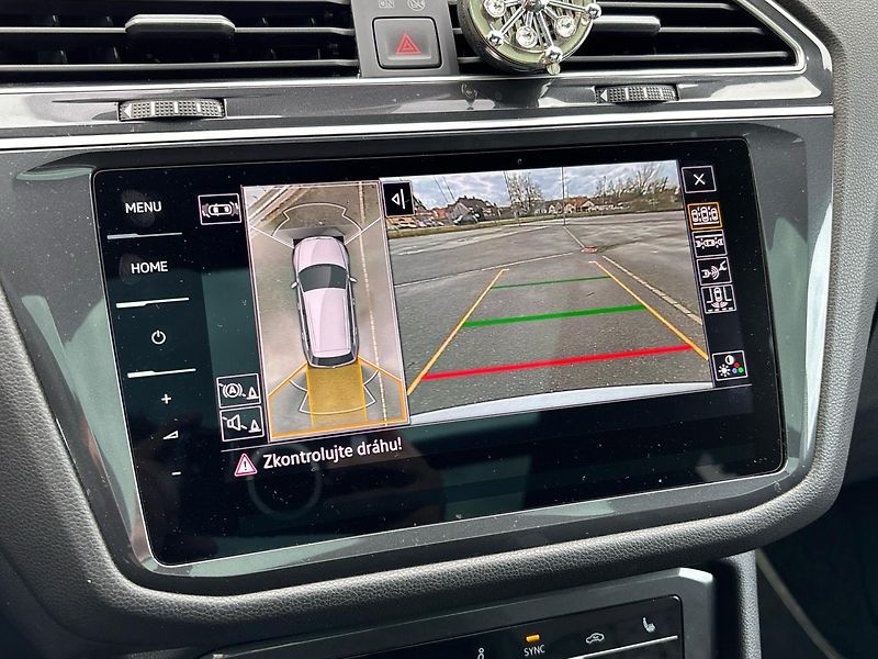 Volkswagen Tiguan R-LINE - fotka 19 z 29