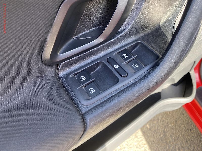 Škoda Fabia (2011) 1.2TSI, ČR, Klima - fotka 13 z 15