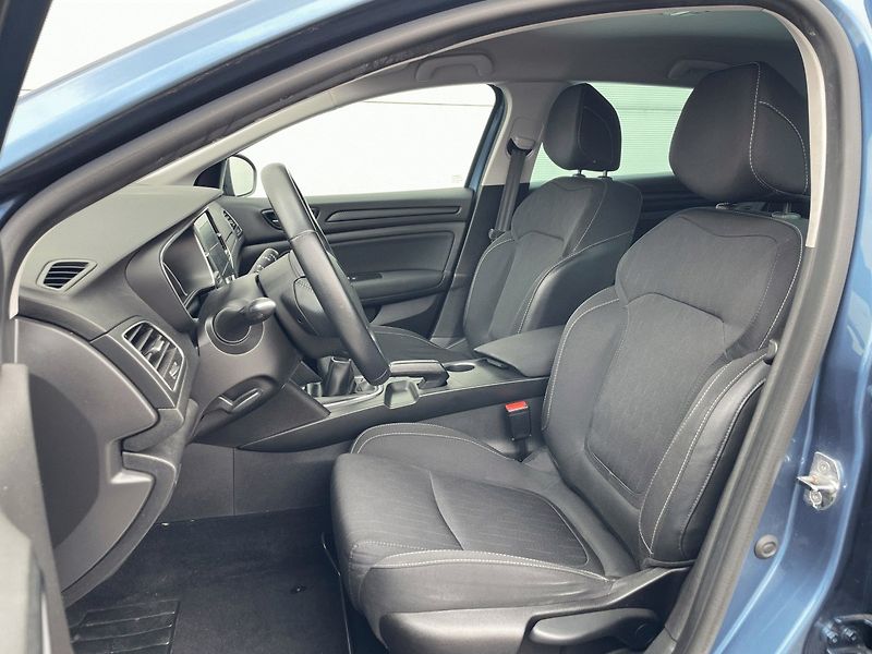 Renault Mégane (2019) Grandt. LIMITED 1,3TCe 140k - fotka 18 z 20