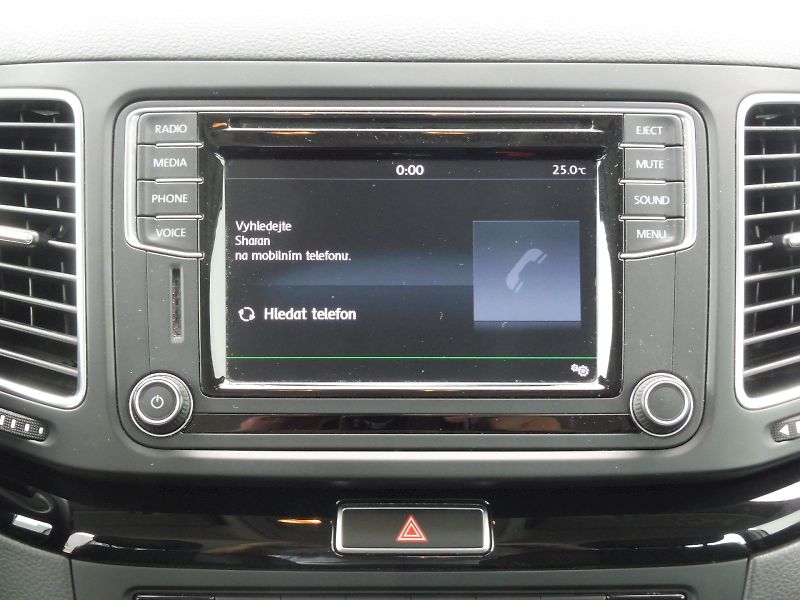 Volkswagen Sharan (2015) Highline 2,0 TDI 110kW 4MOTION - fotka 14 z 26