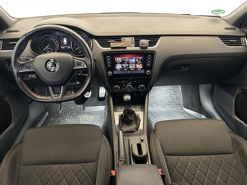 Škoda Octavia 2.0 TDI RS - fotka 5 z 25