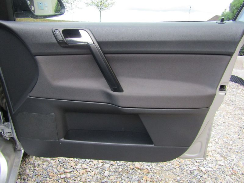 Volkswagen Polo (2006) 1.4 I 55kW  ZIMNÍ PNEU  1.MAJI - fotka 25 z 38