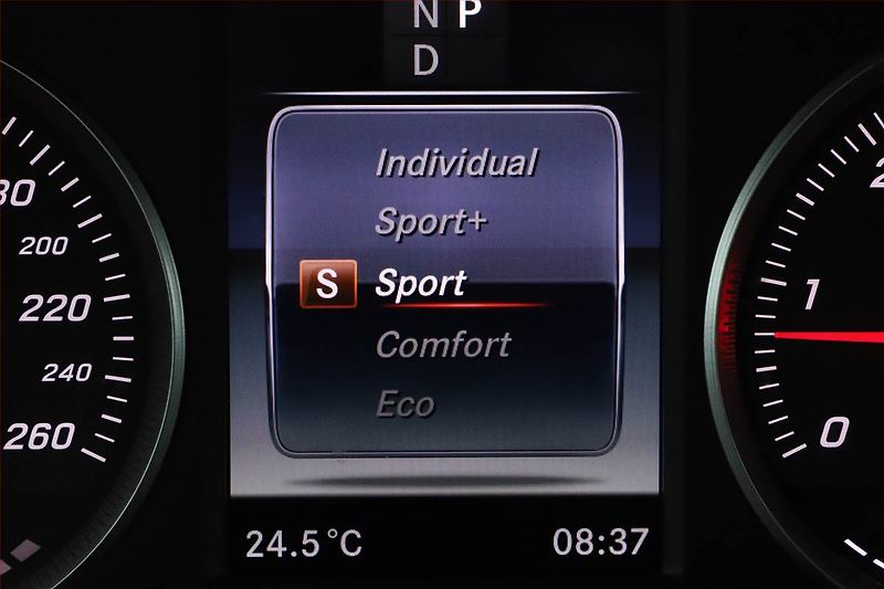 Mercedes-Benz Třídy C (2017) C 220 d, Automat, Tempomat - fotka 17 z 20