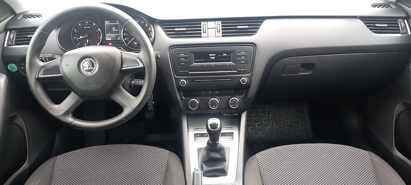 Škoda Octavia 1.4 TSI Ambition 103kW - fotka 9 z 26