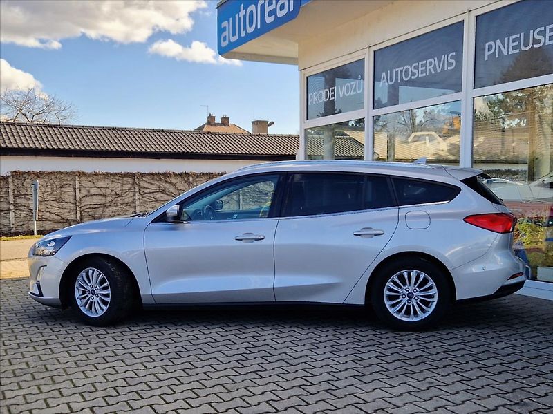 Ford Focus 1,5 EB Titanium LED Webasto - fotka 2 z 22