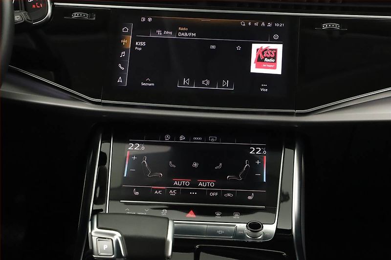 Audi Q8 (2023) 55 TFSI, Výhřev, Kamera - fotka 9 z 29