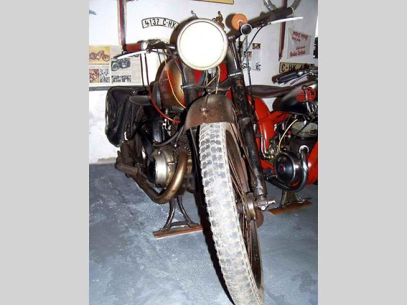 Byla to česká značka motocyklů, které se vyráběly v letech 1934 až 1949 ve společnosti Autfit v Praze – Strašnicích. Z trhu se stroje Ogar vytratily po II. světové válce.
