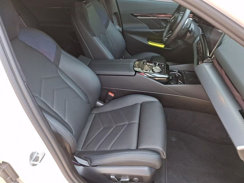 BMW Řada 5 520d xDrive M-Sport Pro Tažné - fotka 9 z 12