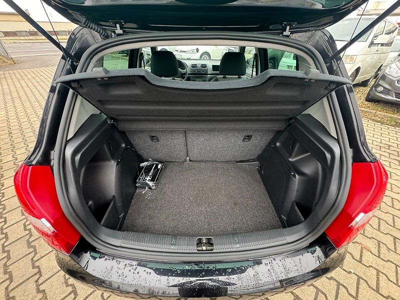 Škoda Fabia (2013) 1,2 HTP 51 KW KM STK 1. MAJ. - fotka 37 z 49