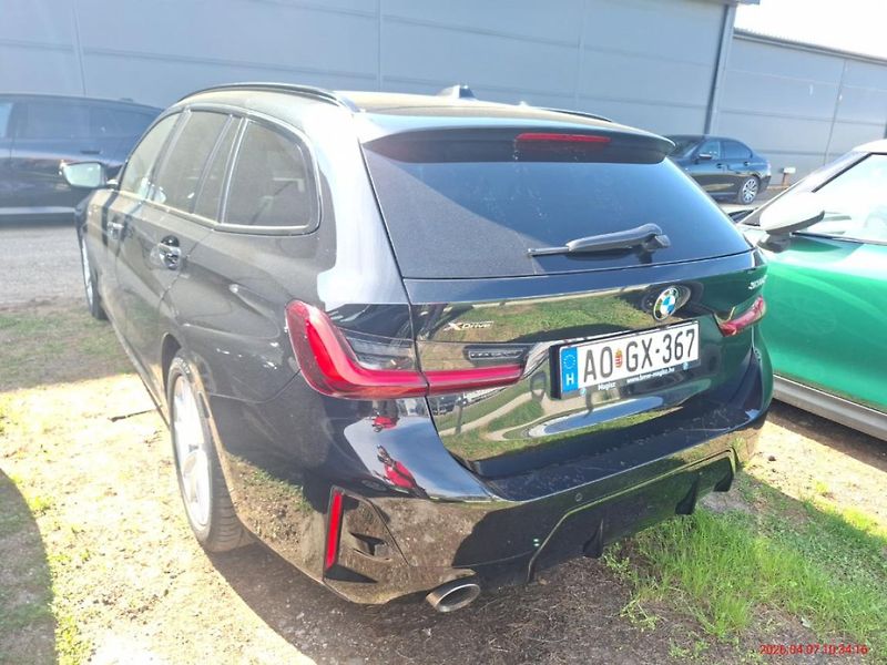 BMW Řada 3 330d xDrive Touring - fotka 7 z 19