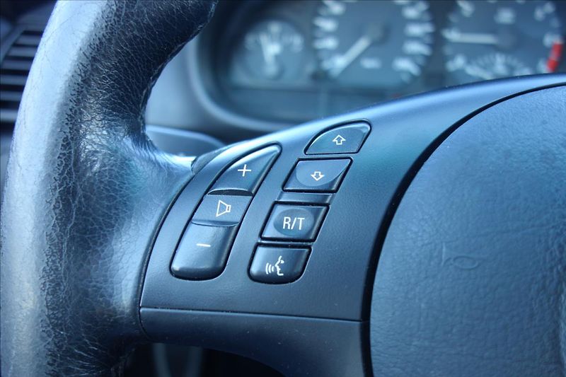 BMW Řada 3 318 Ci, SERVISNÍ KNIHA. - fotka 25 z 35
