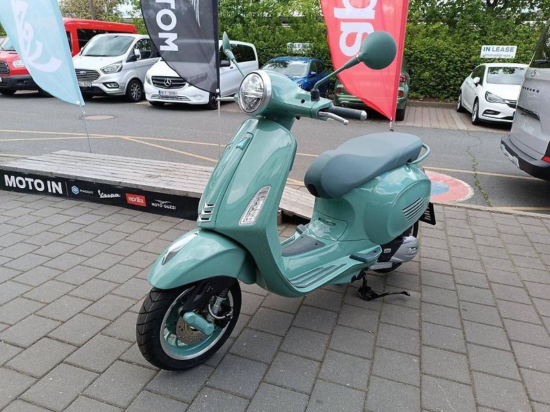 Vespa Primavera 125 3V ABS (2026) Verde 80th  (příslušenství v - fotka 3 z 11