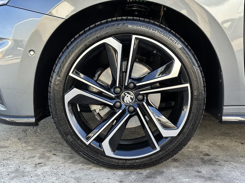 Škoda Fabia 1.5TSi DSG Monte Carlo 150PS K - fotka 10 z 45