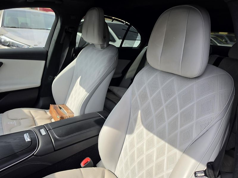 Mercedes-Benz Třídy E 450CDI AMG Burmaster 4D Full - fotka 14 z 25