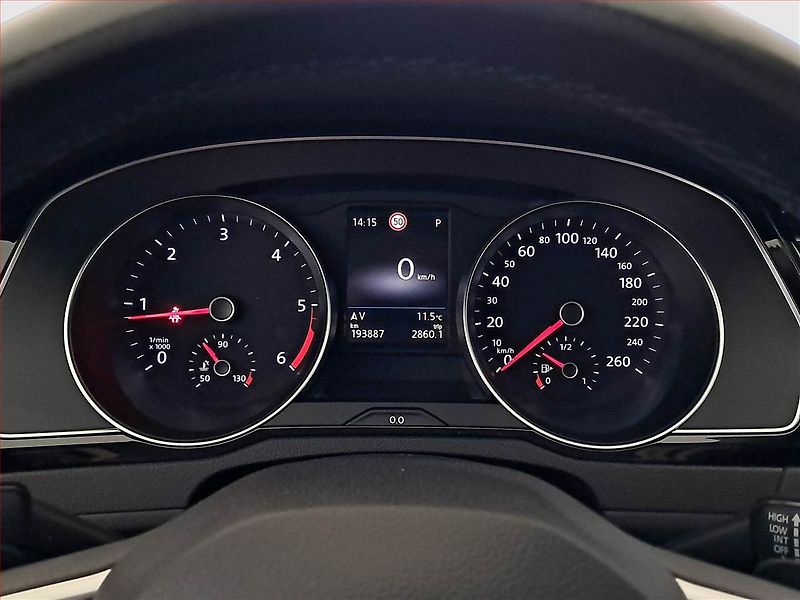 Volkswagen Passat (2020) 2.0 TDI, Automat, Kůže, Navi - fotka 11 z 21