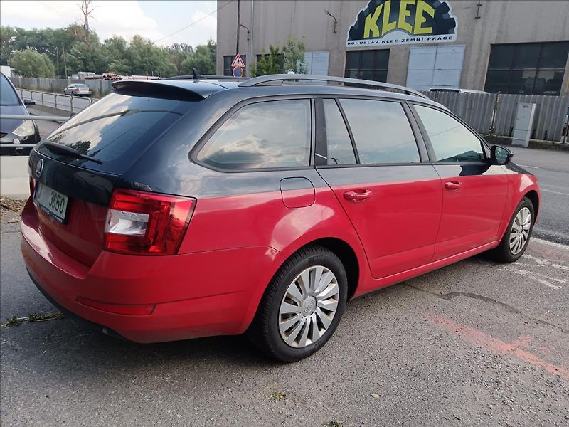 Škoda Octavia 2,0 TDi kombi  Ambition - fotka 11 z 20