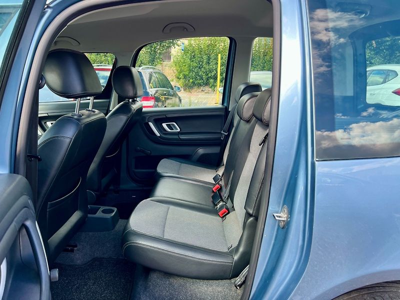 Škoda Roomster (2009) 1.6i 77 kW - fotka 13 z 19