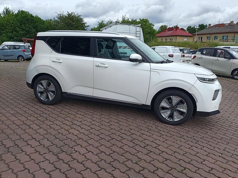 Kia e-Soul (2020) 150 kw - baterie 64 kwh - fotka 3 z 16