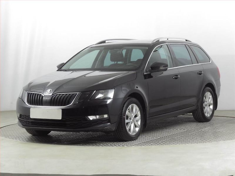 Škoda Octavia (2018) 1.6 TDI, Automat, Navi - fotka 2 z 25