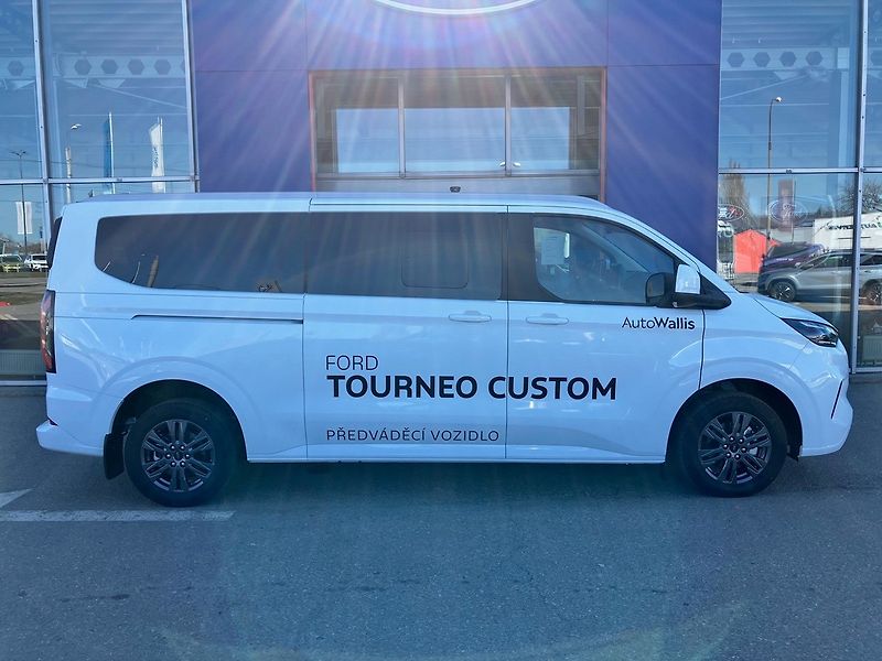 Ford Tourneo Custom (2026) Titanium L2, Tourneo, 2.0 EcoB - fotka 2 z 31