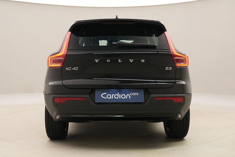 Volvo XC40 (2026) B3 AUT DARK PLUS - fotka 10 z 60