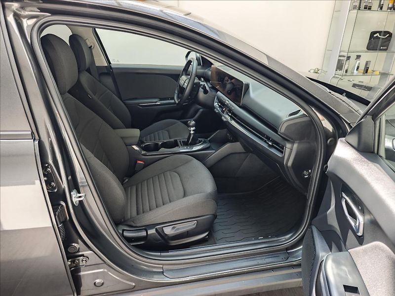 Kia K4 1,0 T-GDI  Exclusive - fotka 14 z 19