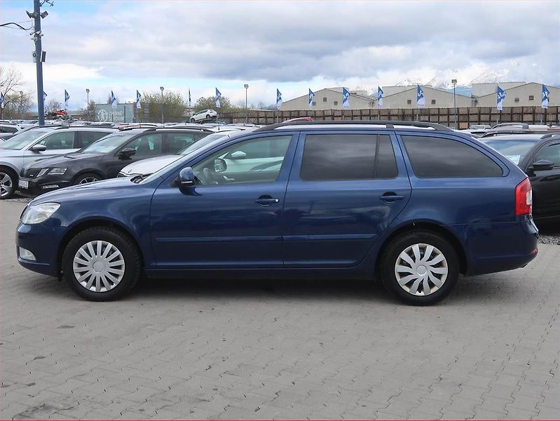 Škoda Octavia (2011) Ambition 1.6 TDI, Tempomat - fotka 3 z 15