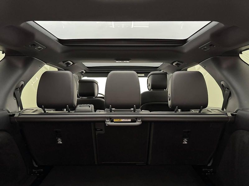 Land Rover Discovery (2023) 3.0 Dynamic SE, tažné, odpočet - fotka 19 z 48