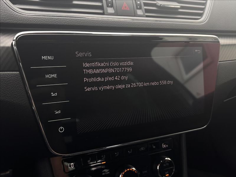 Škoda Superb 1,4 160kW iV Sportline DSG - fotka 30 z 32