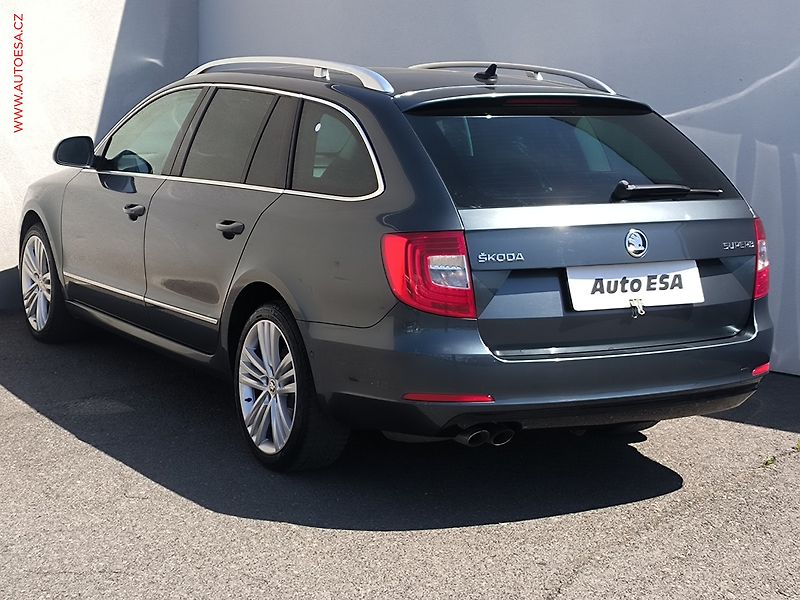 Škoda Superb (2014) 2.0 TDi, Elegance, TZ - fotka 6 z 19