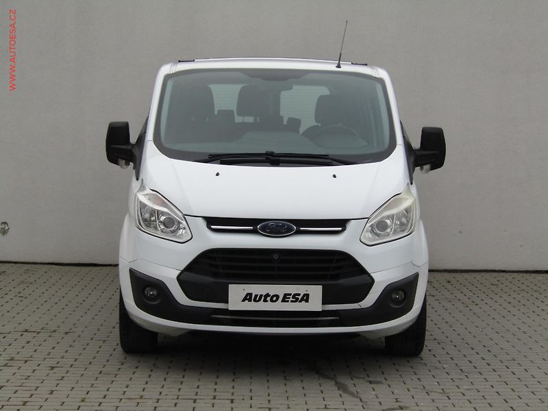 Ford Transit Custom (2017) 2.0TDCi L2 6míst, 2.maj,ČR - fotka 2 z 15