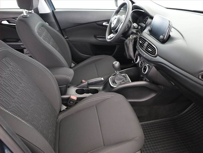 Fiat Tipo (2025) 1.6 MultiJet, ČR,1.maj - fotka 7 z 17