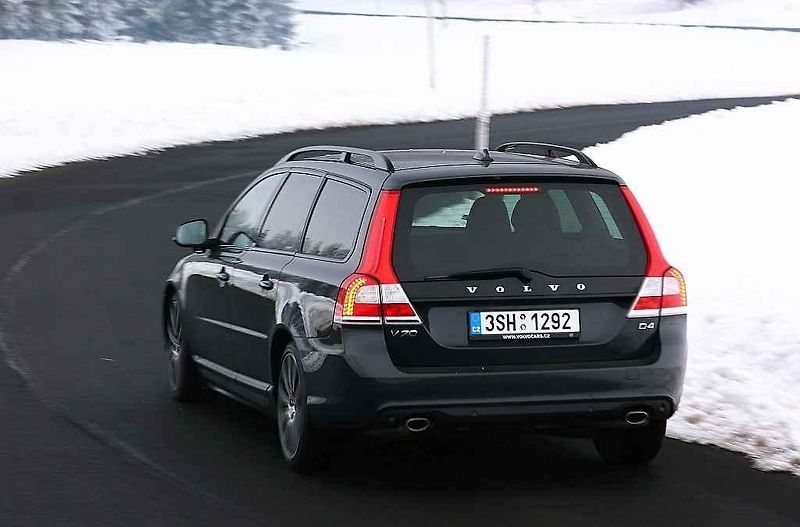 Volvo V70.