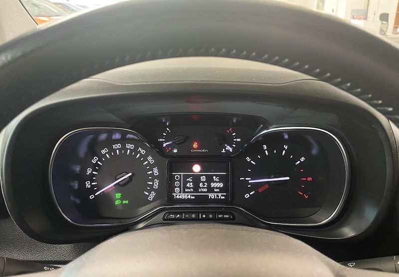 Citroën Berlingo XL, 1.5 BLUE HDI, 96 KW, 7 MÍS - fotka 13 z 26