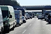 Nové značky mají omezit tvoření kolon na dálnici a zajistit vyhledání optimálního sjezdu na náhradní trasu.