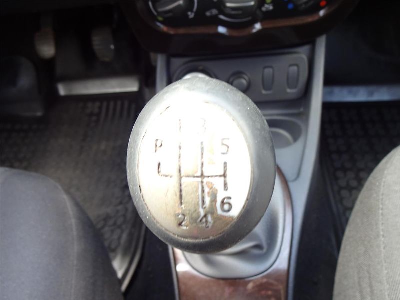 Dacia Duster 1,5 DCi 81kW 4x4 - fotka 35 z 42