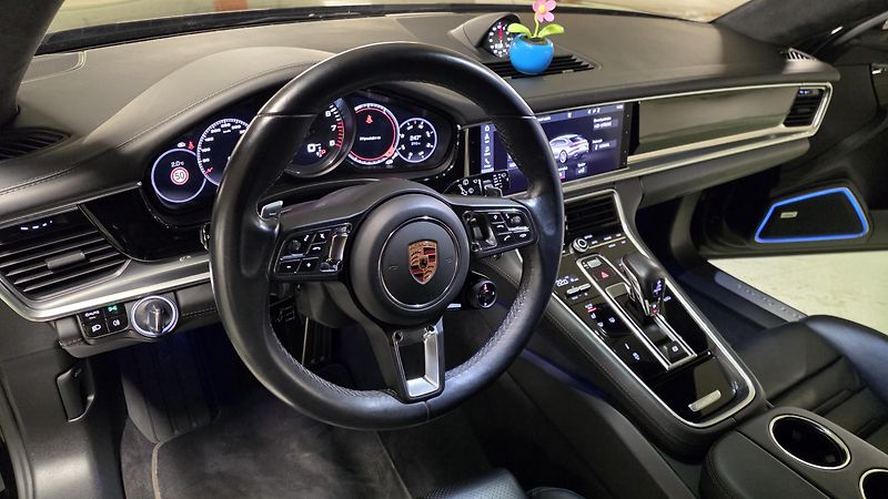 Porsche Panamera (2019) TURBO CERAMIC NOČNÍ PANO MAX - fotka 13 z 16