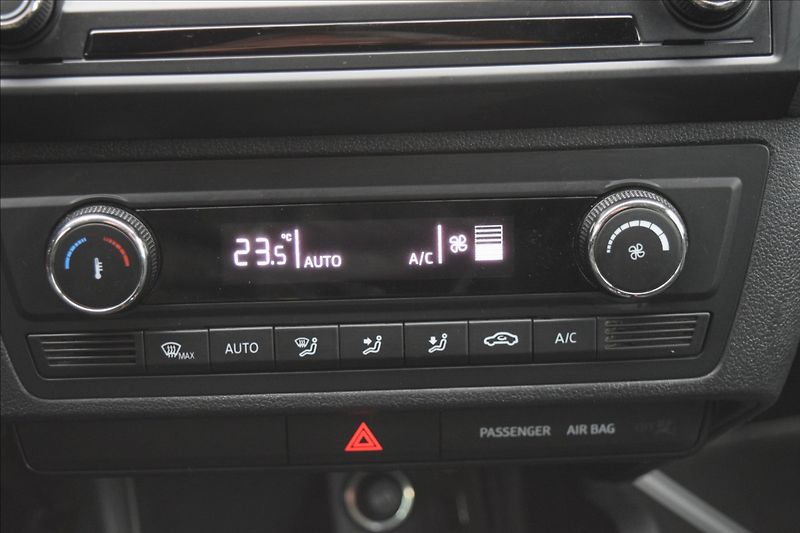 Seat Ibiza 1,2 i 66KW FR-LINE NÍZKÉ KM - fotka 33 z 39